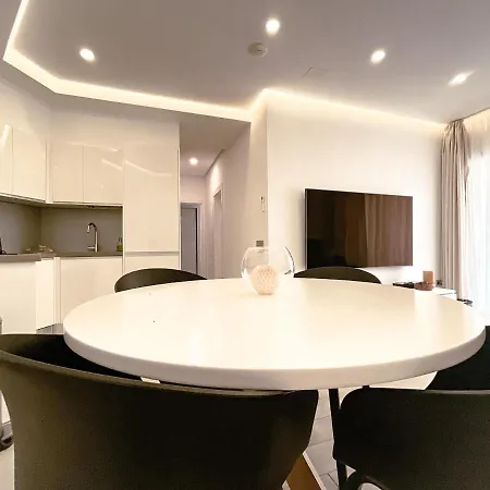 Ocean Garden Ac, Terrace Heated Pool Parking Apartment